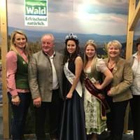 Bayerischer Wald-Stand mit den Königinnen