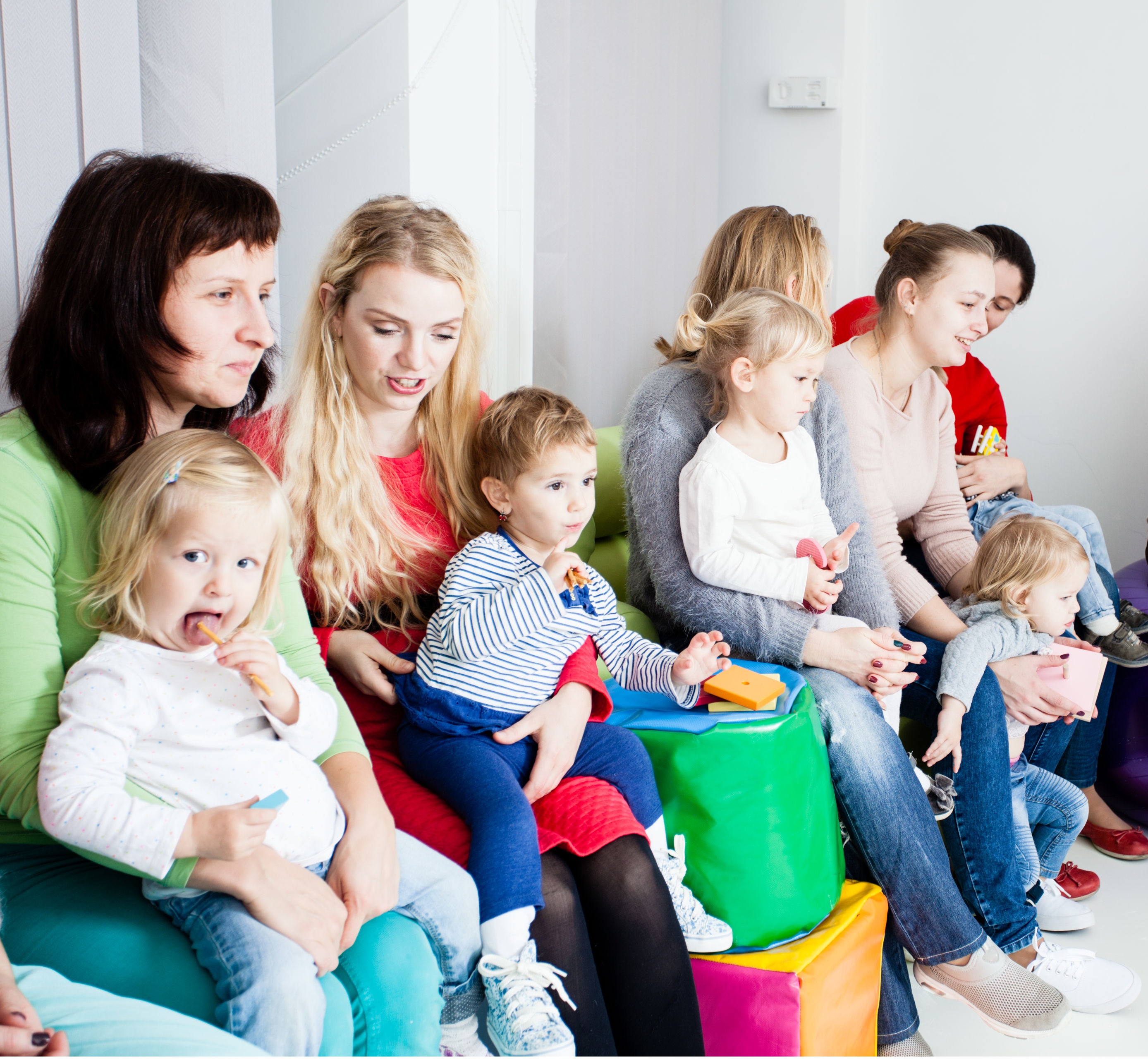 Gruppe von Müttern mit Babys