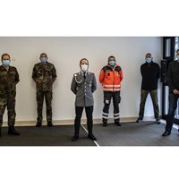 von rechts: Thomas Kindel (Leiter FüGK), Dr. Rudolf Zauner (MDK), Markus Mühlbauer (Örtlicher Einsatzleiter), OSG Matthias Johannes (Arzt/Reservist), OTL Thomas Wimschneider (Leiter KVK), OStFw Robert Beham (KVK Deggendorf)