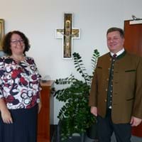 Christiane Niedermeier mit Landrat Christian Bernreiter