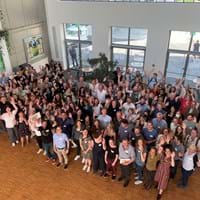 Quelle: Bayerisches Landesamt für Umwelt - Gruppenfoto aller Teilnehmenden am 1. Netzwerktreffen der Bayerischen Landesagentur für Energie und Klimaschutz (LENK) in Regensburg.