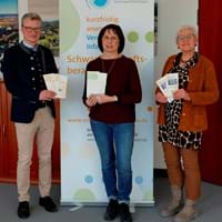 Landrat Bernd Sibler, Frau Marlies Falk, Frau Monika Hölzl