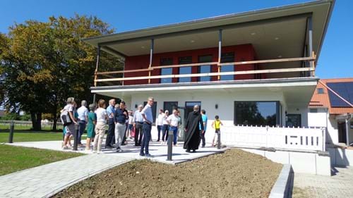 Das „Sport-Gemeinschaftshaus“ des FC Künzing bietet zukünftig auch der Dorfgemeinschaft Räumlichkeiten für Treffen.