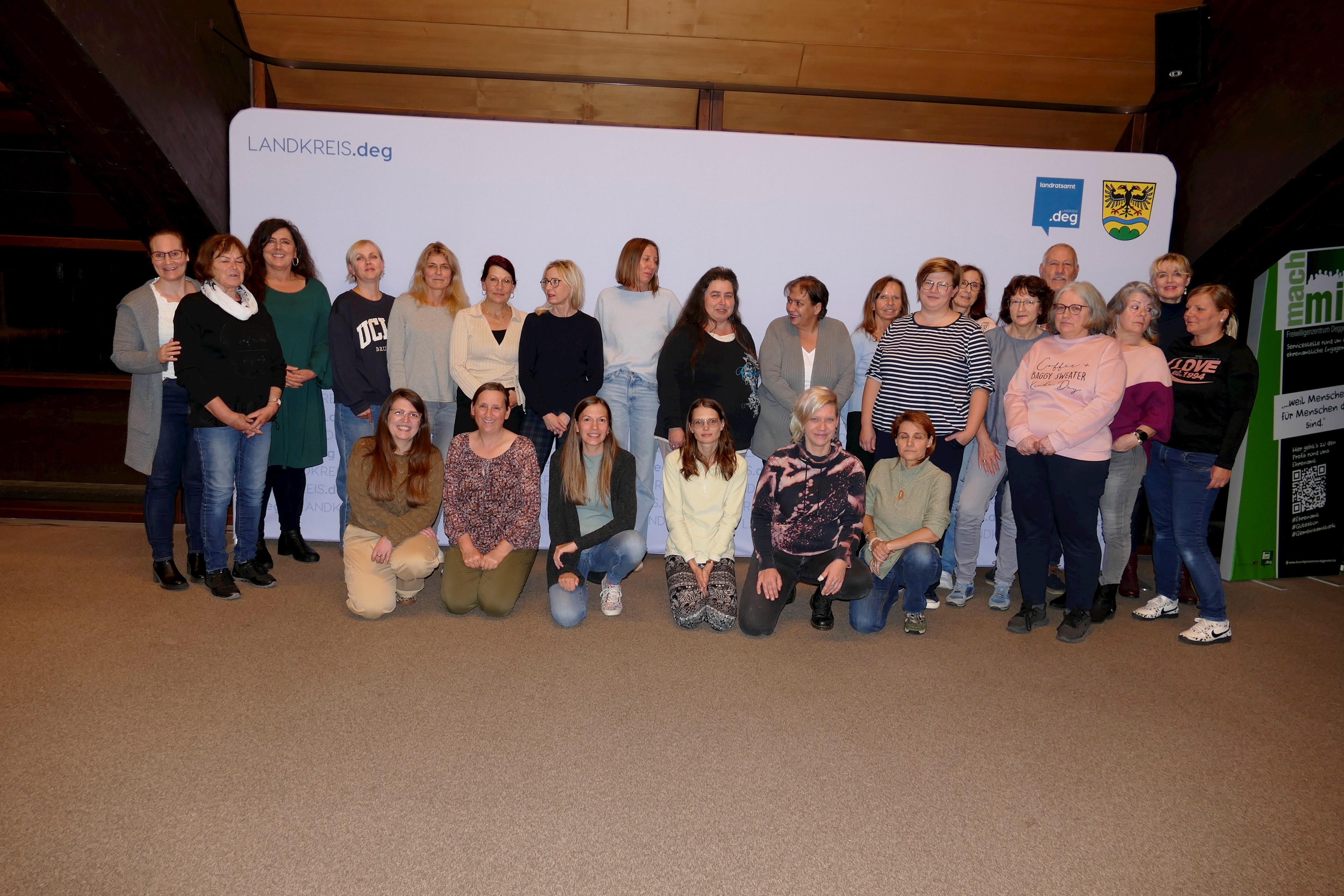 Landratsamt Deggendorf Kindertagespflegepersonen mit Christine Blöchl (3. von links)