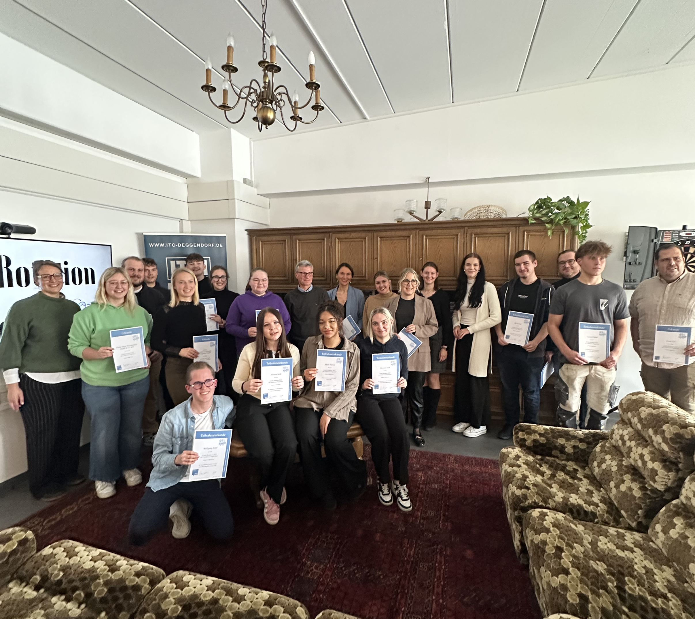 Urkundenübergabe durch Landrat Bernd Sibler